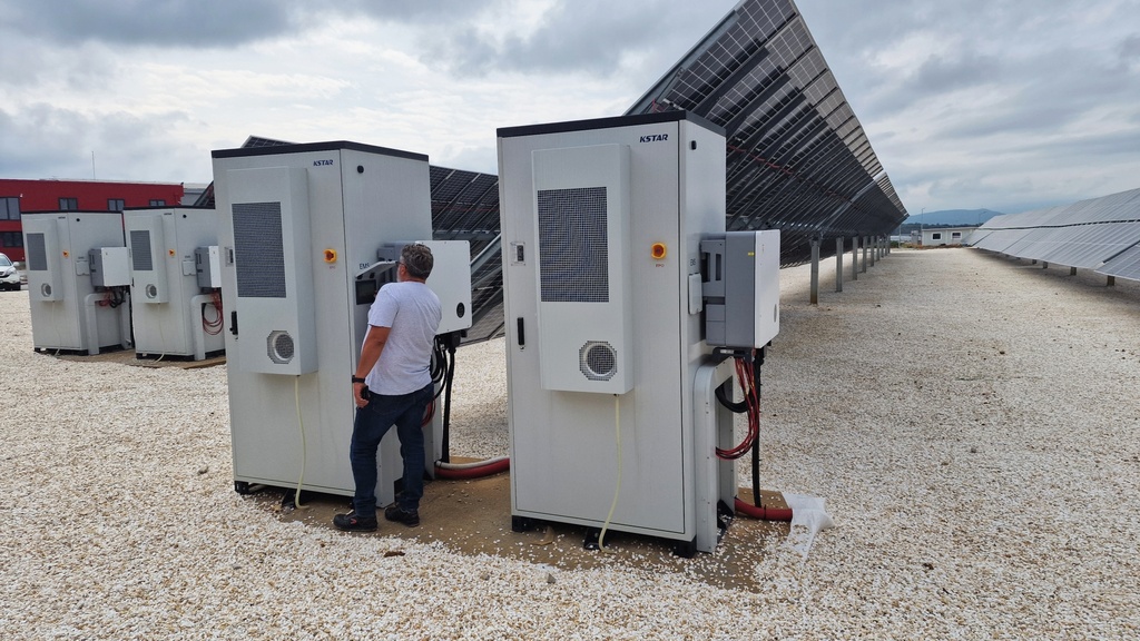 Magazyn Energii KStar BC100DE / akumulator litowy LFP (LiFePO4) o mocy 102,4 kW/H, ogniwo CATL